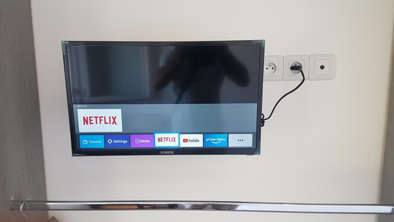 New Cheap Private Room, Kitchen , Overwieuw Sea,Tram On Spot, 12 Minutes From Nice Train Station With Tram , Beach In 17 Min Tram , Chambre Privee Pas Cher, Cuisine Equipee , Tram Sur Place, Apercu Mer, 12 Min De La Gare De Nice Avec Le Tram, 17 Min ภายนอก รูปภาพ