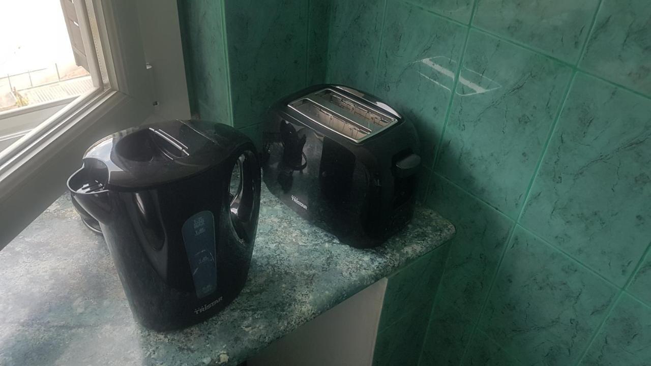 New Cheap Private Room, Kitchen , Overwieuw Sea,Tram On Spot, 12 Minutes From Nice Train Station With Tram , Beach In 17 Min Tram , Chambre Privee Pas Cher, Cuisine Equipee , Tram Sur Place, Apercu Mer, 12 Min De La Gare De Nice Avec Le Tram, 17 Min ภายนอก รูปภาพ